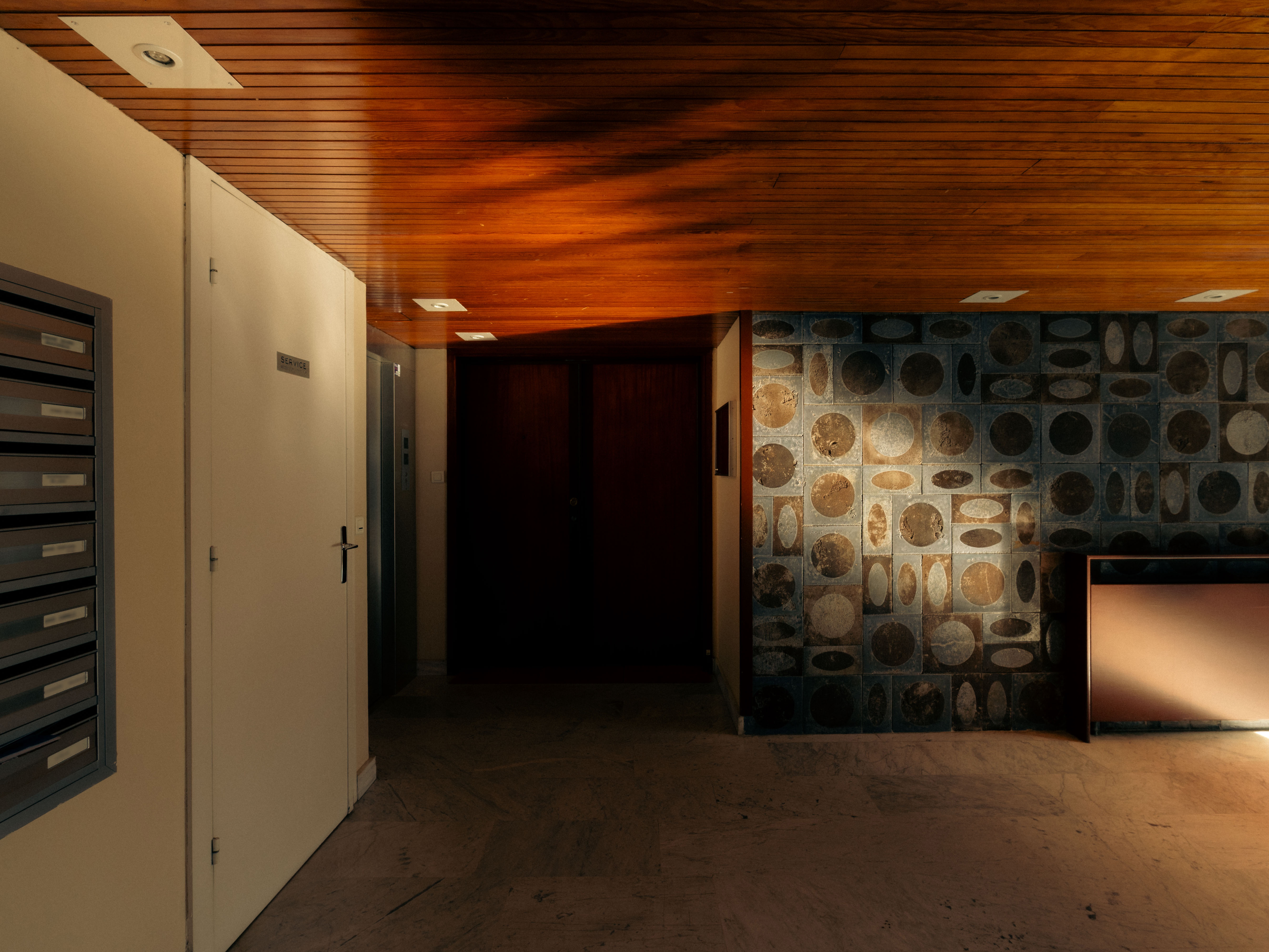 Hall avec céramique modulable bleue